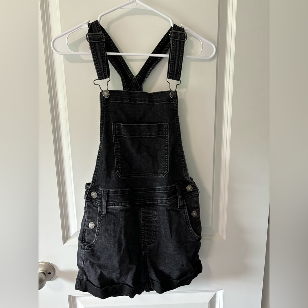 Black Arizona Jean Co shorts overalls. Size x-small
